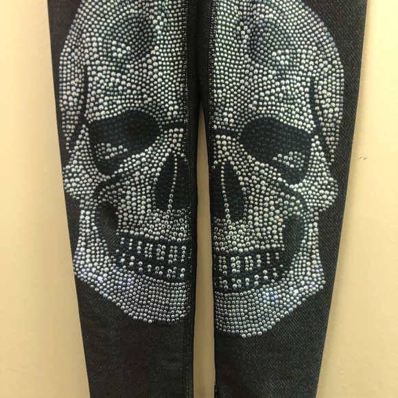 Scull Leggings by Zara Terez  ZT Performance - Picture 11 of 14